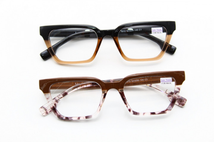 Готовые очки  Luxe Vision 7012  52-20-145